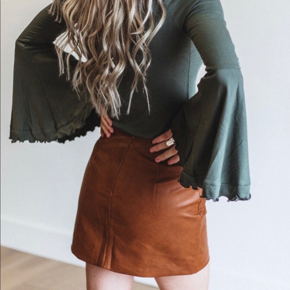 Meet me in Paris skirt -Striped leather-like skirt - Picture 2 of 5